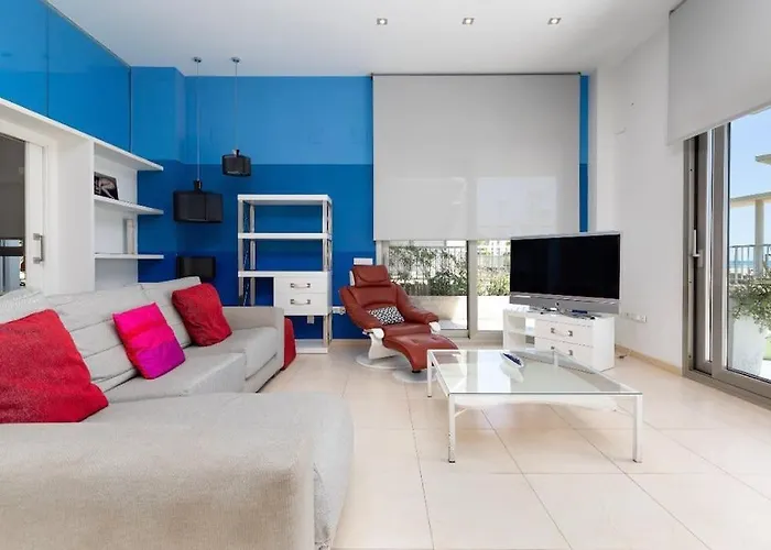 Luxury Sea View Apartment With 2 Rooms